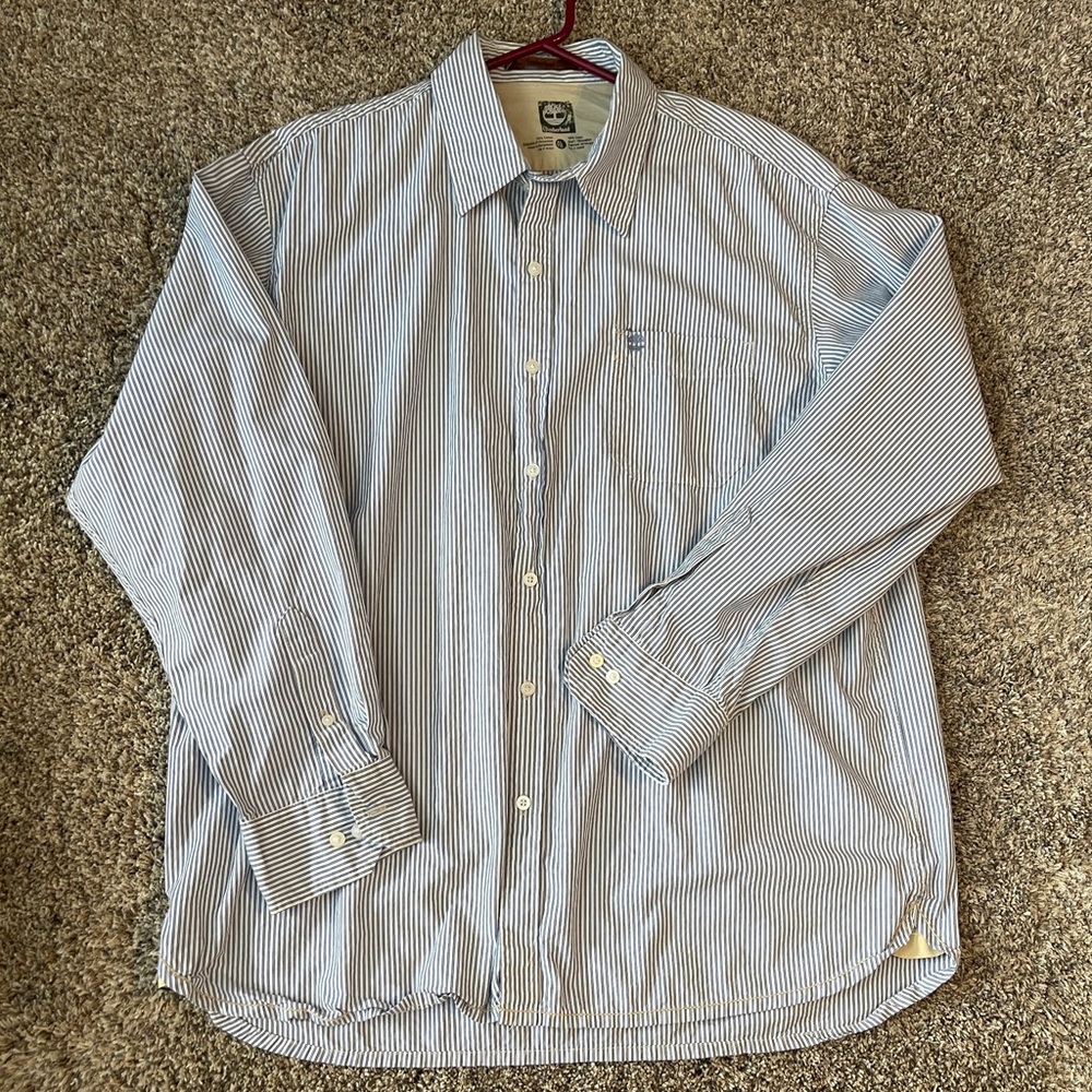 ⭐️ Men’s Timberland Button Up